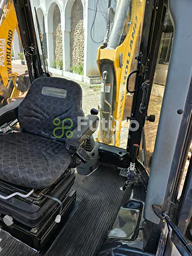 RETROESCAVADEIRA NEW HOLLAND B95B ANO 2020