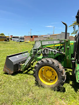 CONJUNTO TRATOR JOHN DEERE 5080E ANO 2022