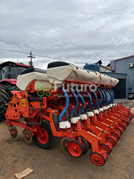 PLANTADEIRA KUHN PG 1200 EXTRA ANO 2014