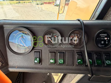 COLHEITADEIRA NEW HOLLAND TC 59 ANO 2002