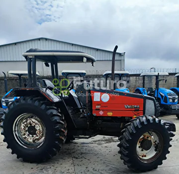 TRATOR VALTRA 800 ANO 2004
