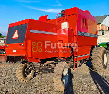 COLHEITADEIRA MASSEY FERGUSON 5650 ANO 2006