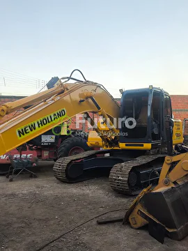 ESCAVADEIRA NEW HOLLAND E215B ANO 2014