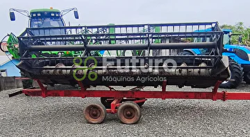 COLHEITADEIRA MASSEY FERGUSON 5650 ANO 2006
