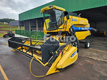 COLHEITADEIRA NEW HOLLAND 5070 ANO 2012