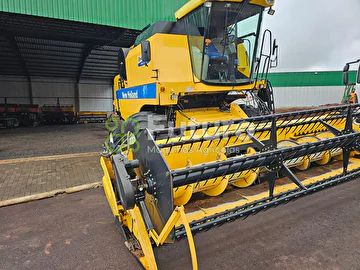 COLHEITADEIRA NEW HOLLAND 5070 ANO 2012