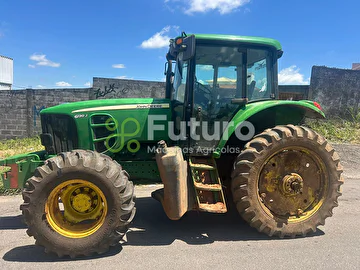 TRATOR JOHN DEERE 6130J ANO 2016