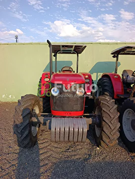 TRATOR MASSEY FERGUSON 4275 ANO 2011