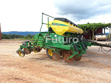 PLANTADEIRA JOHN DEERE 2113 ANO 2014