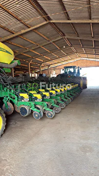 CONJUNTO TRATOR JOHN DEERE 9520R ANO 2020 + PLANTADEIRA JOHN DEERE DB ANO 2020