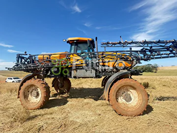PULVERIZADOR VALTRA BS2517 ANO 2019