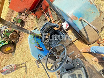 TRATOR NEW HOLLAND TL 75E ANO 2004