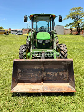 CONJUNTO TRATOR JOHN DEERE 5080E ANO 2022