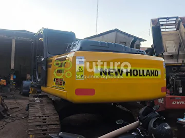 ESCAVADEIRA NEW HOLLAND E215B ANO 2014