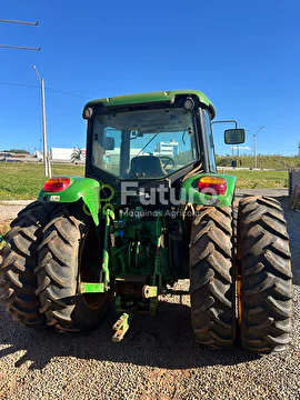 TRATOR JOHN DEERE 6115J ANO 2017