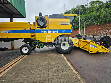 COLHEITADEIRA NEW HOLLAND 5070 ANO 2012