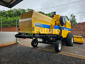COLHEITADEIRA NEW HOLLAND 5070 ANO 2012