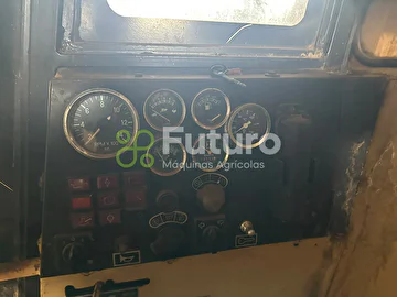 COLHEITADEIRA NEW HOLLAND 8040 ANO 1989