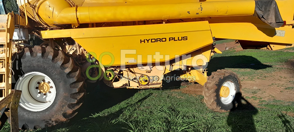 COLHEITADEIRA NEW HOLLAND TC 57 ANO 2003 - Futuro Máquinas Agrícolas