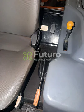 TRATOR NEW HOLLAND TS 6040 ANO 2012