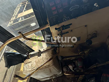 COLHEITADEIRA NEW HOLLAND 8040 ANO 1989
