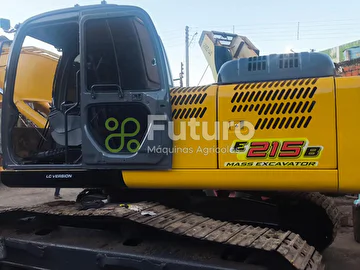 ESCAVADEIRA NEW HOLLAND E215B ANO 2014