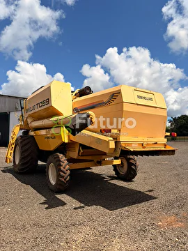 COLHEITADEIRA NEW HOLLAND TC 59 ANO 2002