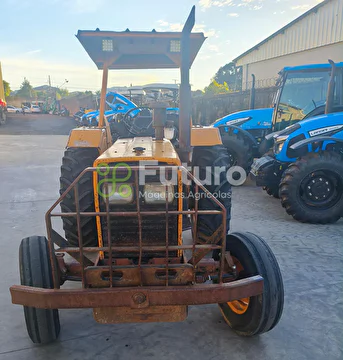 TRATOR VALMET 68 ANO 1982