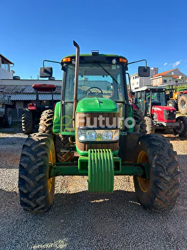 TRATOR JOHN DEERE 6115J ANO 2017