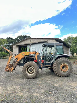 TRATOR VALTRA BM 110 ANO 2002