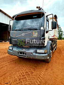 CAMINHÃO VOLVO VM 330 ANO 2020