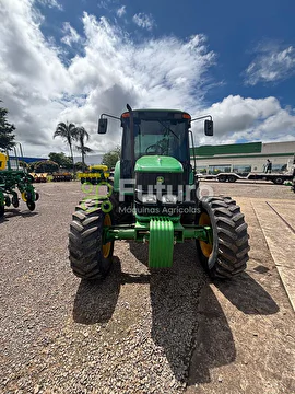 TRATOR JOHN DEERE 6100J ANO 2014