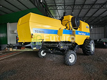 COLHEITADEIRA NEW HOLLAND 5070 ANO 2012