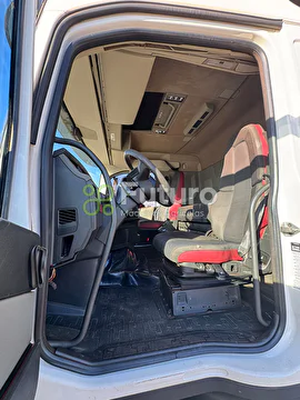 CAMINHÃO VOLVO FH 540 ANO 2021