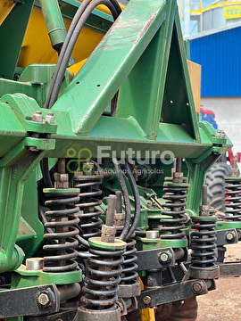 PLANTADEIRA TATU MARCHESAN PST PLUS FLEX ANO 2016