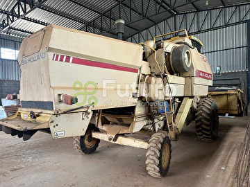 COLHEITADEIRA NEW HOLLAND 8040 ANO 1989