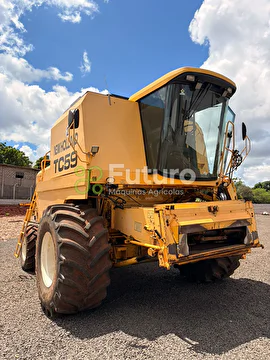 COLHEITADEIRA NEW HOLLAND TC 59 ANO 2002