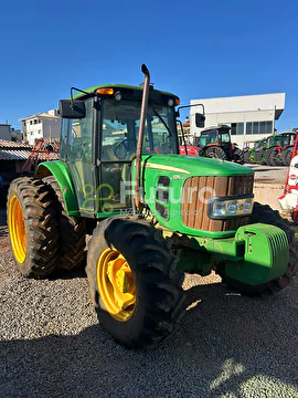 TRATOR JOHN DEERE 6115J ANO 2017