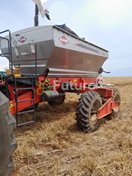 DISTRIBUIDOR KUHN 15000 ANO 2024