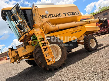 COLHEITADEIRA NEW HOLLAND TC 59 ANO 2002