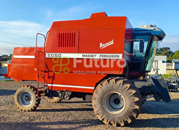COLHEITADEIRA MASSEY FERGUSON 5650 ANO 2006
