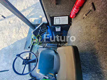 COLHEITADEIRA MASSEY FERGUSON 5650 ANO 2006