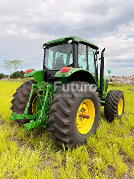 TRATOR JOHN DEERE 6165J ANO 2011