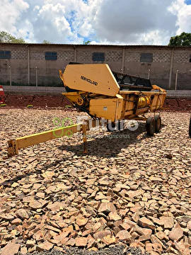 COLHEITADEIRA NEW HOLLAND TC 59 ANO 2002