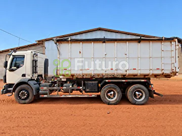 CAMINHÃO VOLVO VM 330 ANO 2020
