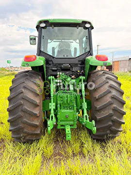 TRATOR JOHN DEERE 6165J ANO 2011