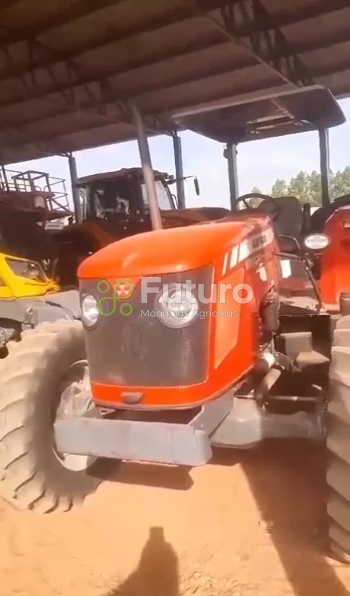 TRATOR MASSEY FERGUSON 4283 ANO 2013 - Futuro Máquinas Agrícolas
