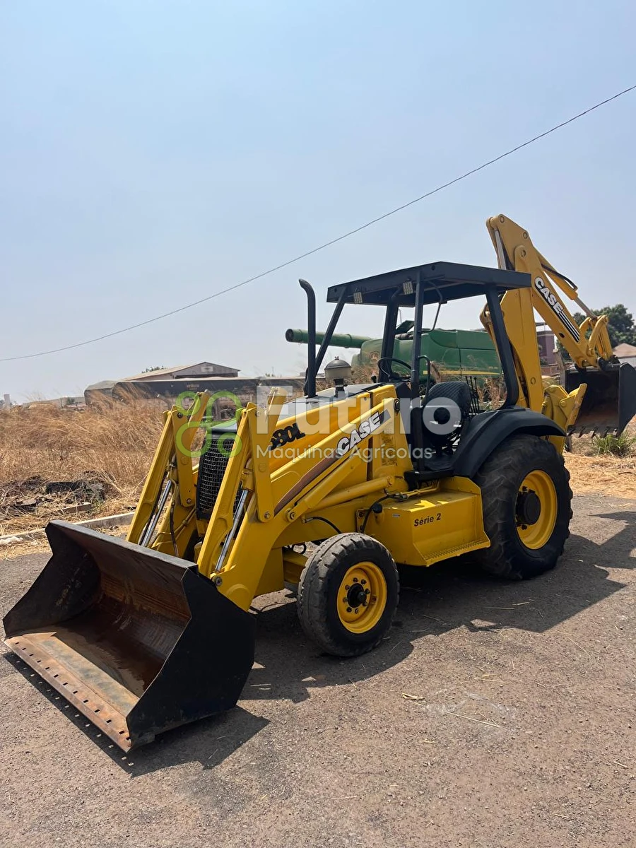 RETROESCAVADEIRA CASE 580L ANO 2001 - Futuro Máquinas Agrícolas
