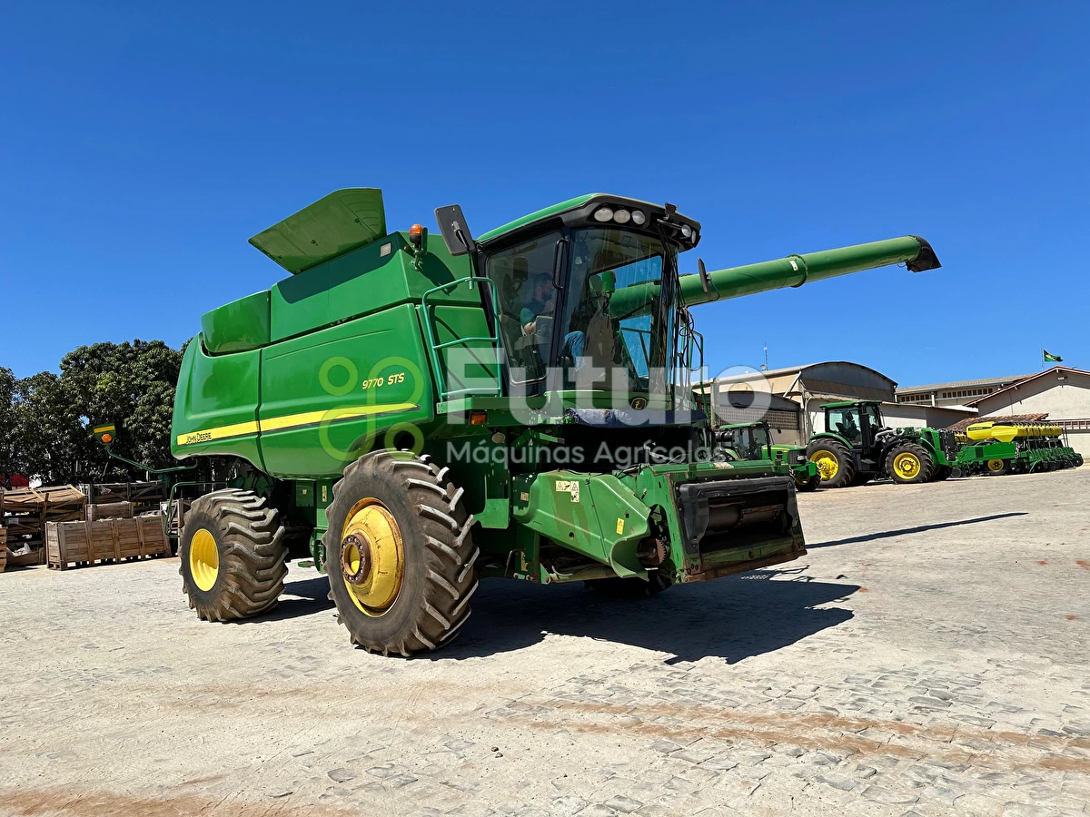 COLHEITADEIRA JOHN DEERE 9770 ANO 2012 - Futuro Máquinas Agrícolas