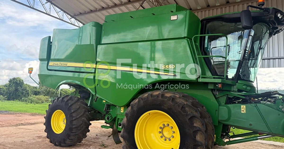 COLHEITADEIRA JOHN DEERE S550 ANO 2018 - Futuro Máquinas Agrícolas